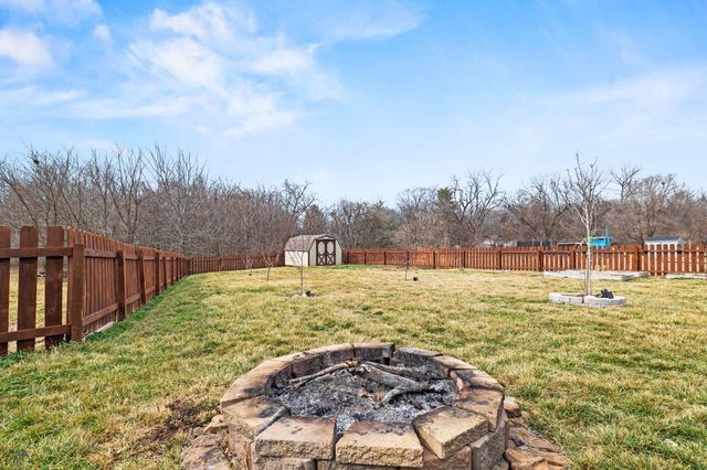 1189 S Casa Grande Avenue, Springfield, MO 65802