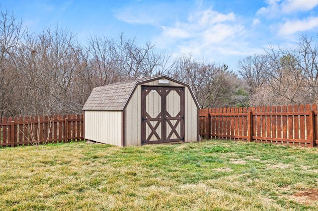 1189 S Casa Grande Avenue, Springfield, MO 65802