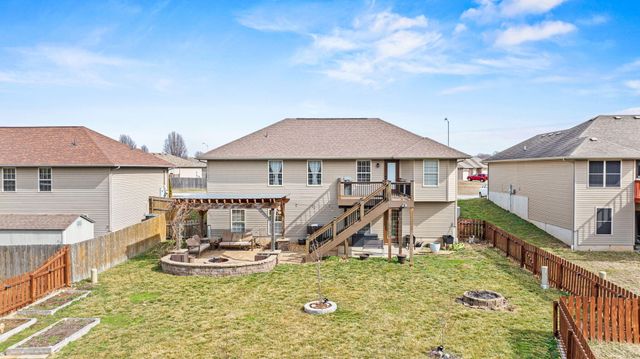 1189 S Casa Grande Avenue, Springfield, MO 65802