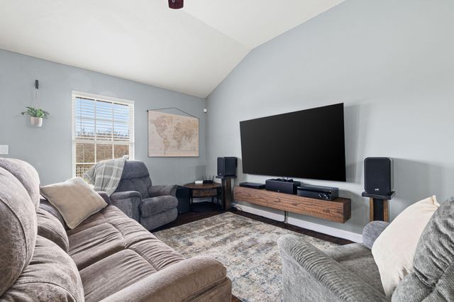 1189 S Casa Grande Avenue, Springfield, MO 65802