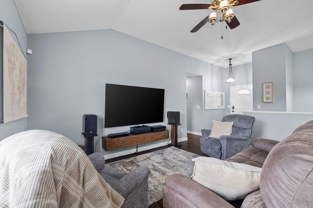 1189 S Casa Grande Avenue, Springfield, MO 65802