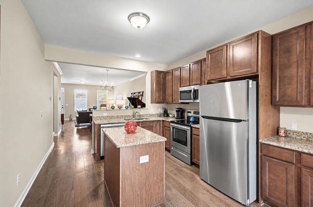 2332 Traemoor Village Pl, Nashville, TN 37209