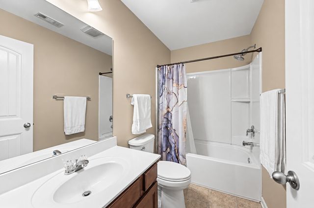 2332 Traemoor Village Pl, Nashville, TN 37209