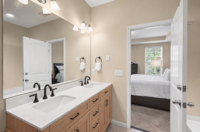 2332 Traemoor Village Pl, Nashville, TN 37209