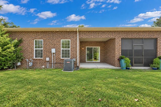 2332 Traemoor Village Pl, Nashville, TN 37209