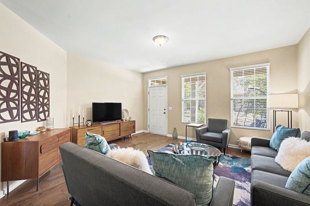 2332 Traemoor Village Pl, Nashville, TN 37209