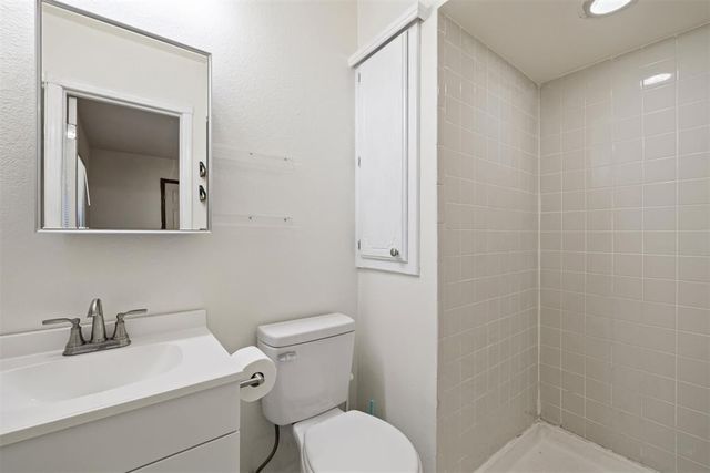 1000 Noel Drive, Yukon, OK 73099