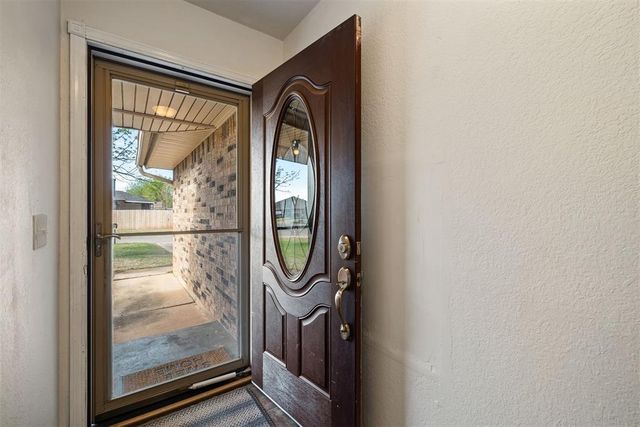 1000 Noel Drive, Yukon, OK 73099