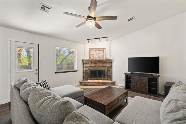 1000 Noel Drive, Yukon, OK 73099