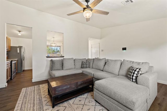 1000 Noel Drive, Yukon, OK 73099