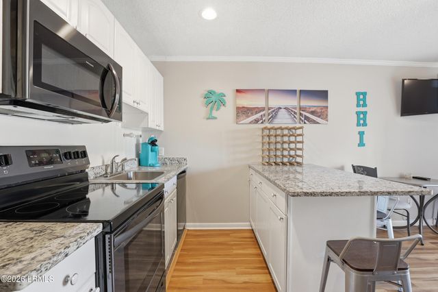 40 Folly Field Rd Apt B114, Hilton Head Island, SC 29928