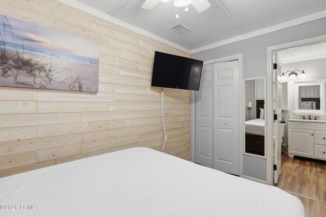 40 Folly Field Rd Apt B114, Hilton Head Island, SC 29928