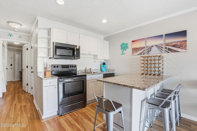 40 Folly Field Rd Apt B114, Hilton Head Island, SC 29928