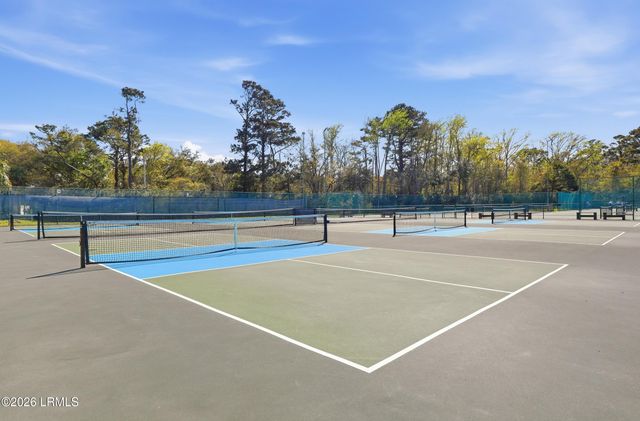 40 Folly Field Rd Apt B114, Hilton Head Island, SC 29928