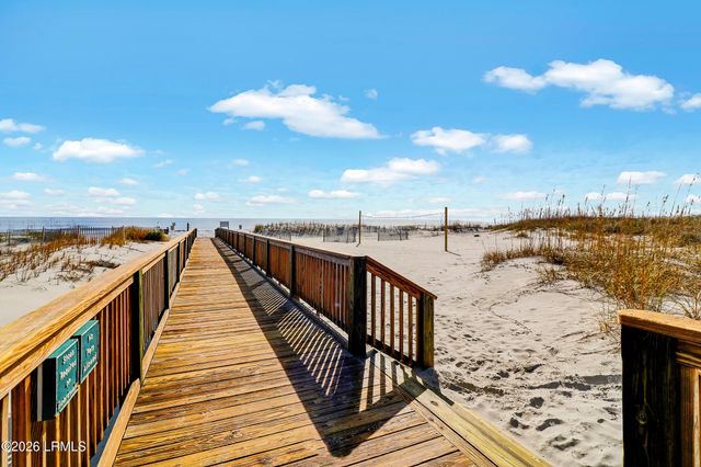 40 Folly Field Rd Apt B114, Hilton Head Island, SC 29928