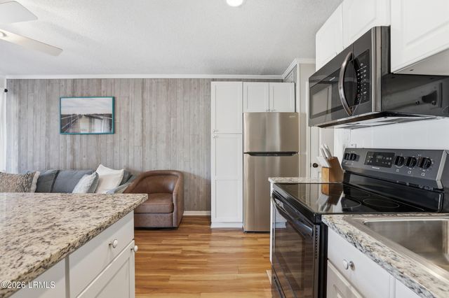 40 Folly Field Rd Apt B114, Hilton Head Island, SC 29928