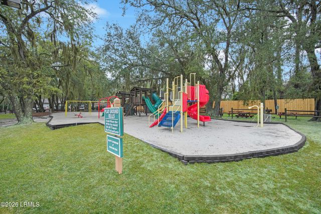 40 Folly Field Rd Apt B114, Hilton Head Island, SC 29928