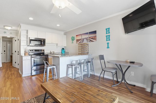 40 Folly Field Rd Apt B114, Hilton Head Island, SC 29928