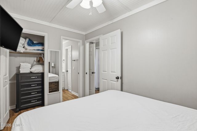 40 Folly Field Rd Apt B114, Hilton Head Island, SC 29928