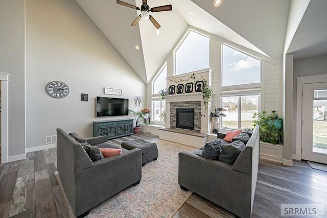 2831 S Hidden Hutch Drive, Ammon, ID 83401