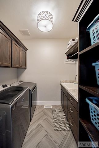 2831 S Hidden Hutch Drive, Ammon, ID 83401