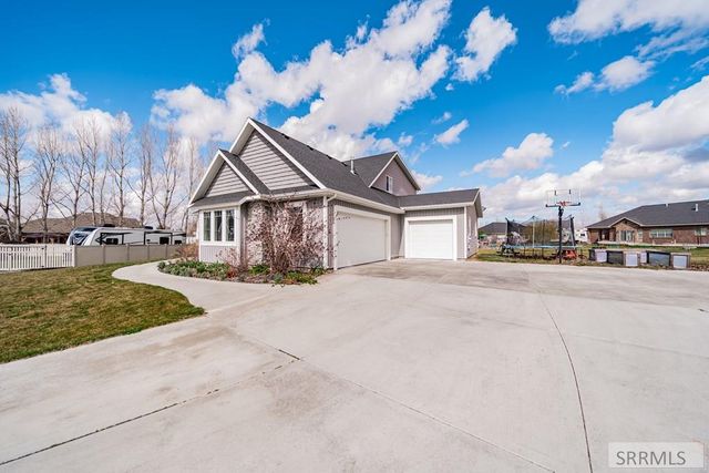 2831 S Hidden Hutch Drive, Ammon, ID 83401