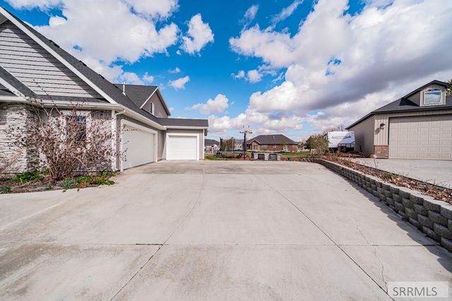 2831 S Hidden Hutch Drive, Ammon, ID 83401
