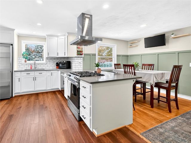 281 Woodruff Drive, Webster, NY 14580