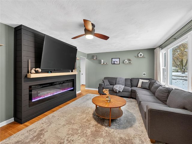 281 Woodruff Drive, Webster, NY 14580