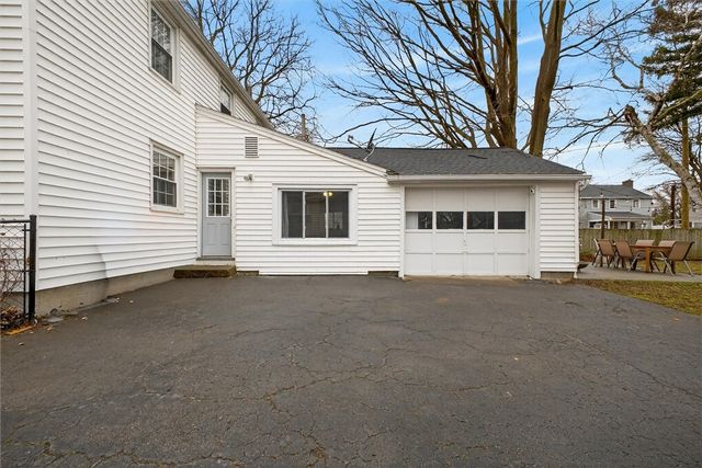 22 Biltmore Drive, Irondequoit, NY 14617