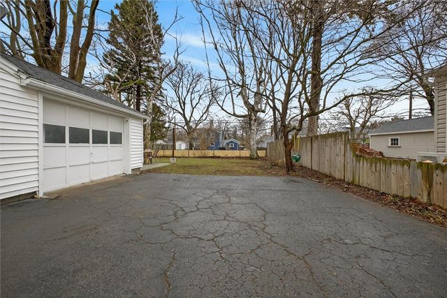 22 Biltmore Drive, Irondequoit, NY 14617