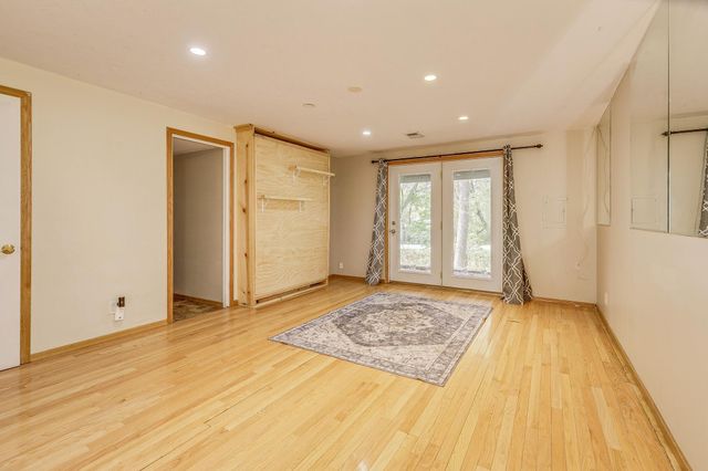 6923 Edenvale Boulevard, Eden Prairie, MN 55346