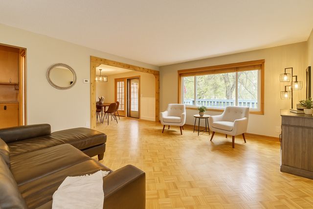 6923 Edenvale Boulevard, Eden Prairie, MN 55346