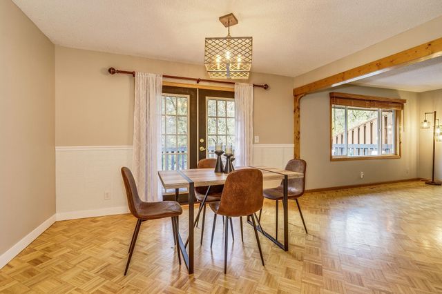 6923 Edenvale Boulevard, Eden Prairie, MN 55346