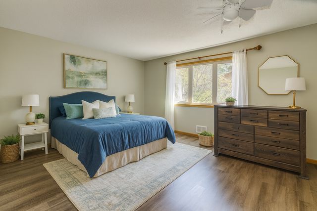 6923 Edenvale Boulevard, Eden Prairie, MN 55346