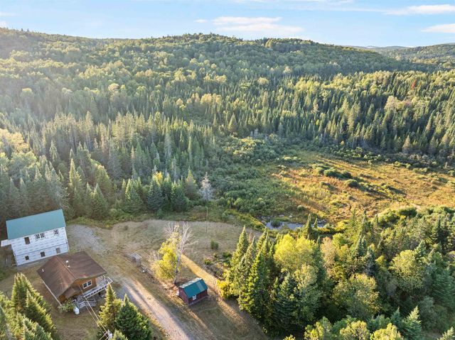 31 Beaver Brook Road, Pittsburg, NH 03592