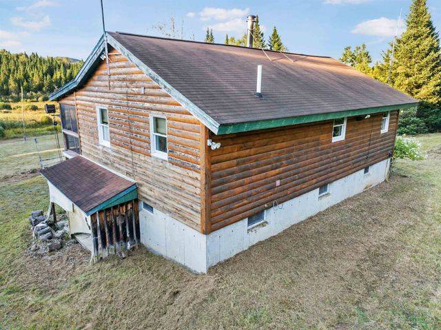 31 Beaver Brook Road, Pittsburg, NH 03592