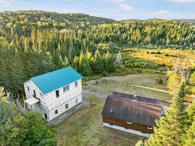 31 Beaver Brook Road, Pittsburg, NH 03592