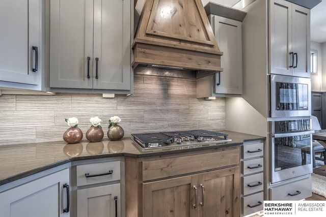 11267 S 102nd Avenue, Papillion, NE 68046