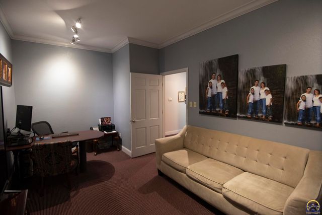 4105 SW 29th ST, Topeka, KS 66614