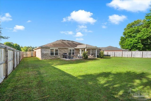 5667 Flume Dr, Pace, FL 32571