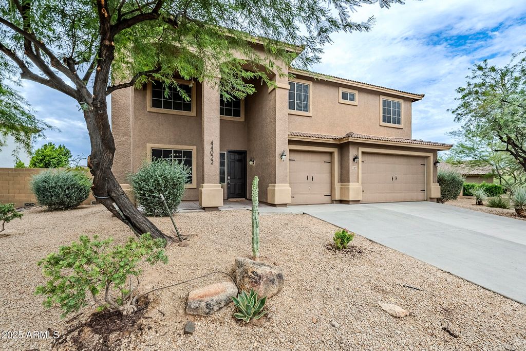 44022 N 43RD Drive, Anthem, AZ 85087