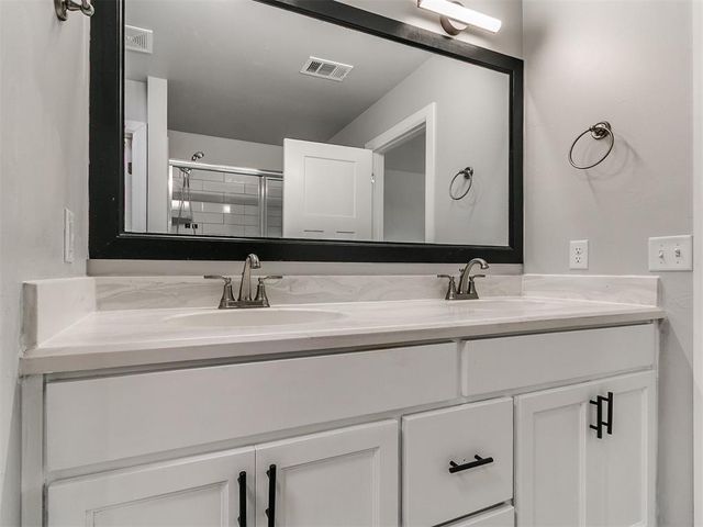 12929 NW 4th Street, Yukon, OK 73099