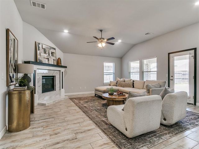 12929 NW 4th Street, Yukon, OK 73099