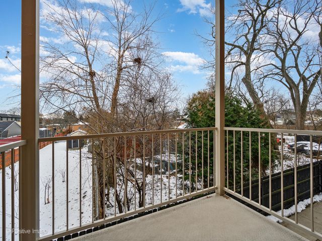 4111 N NARRAGANSETT Avenue 202, Chicago, IL 60634