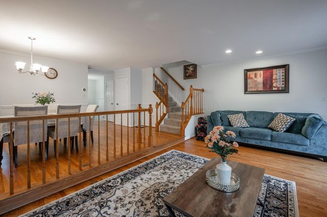 12308 QUIET HOLLOW CT, Fairfax, VA 22033
