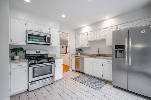 12308 QUIET HOLLOW CT, Fairfax, VA 22033