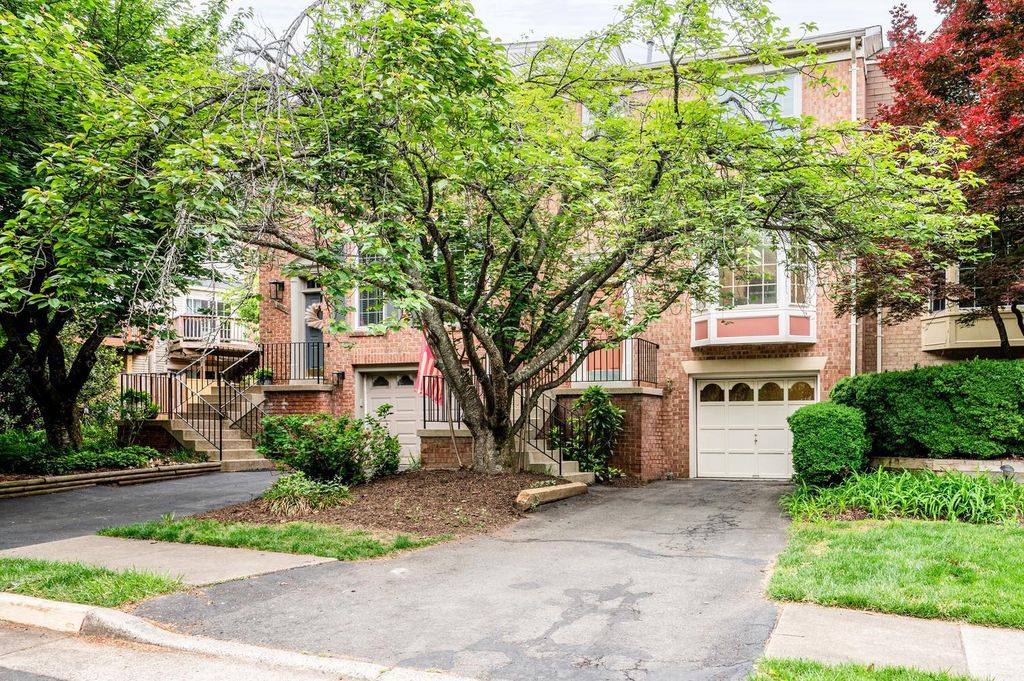 12308 QUIET HOLLOW CT, Fairfax, VA 22033