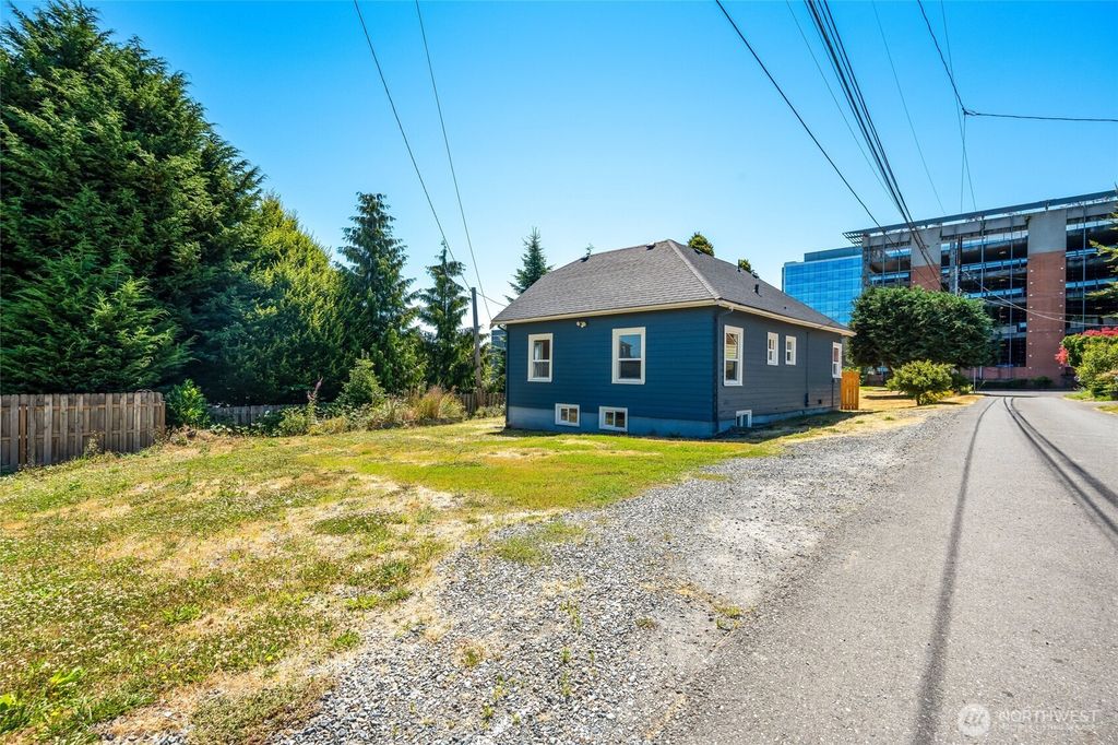 1711 12th Street #A, Everett, WA 98201