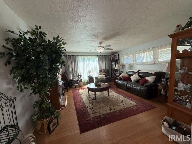 716 W Oak Street, Mitchell, IN 47446